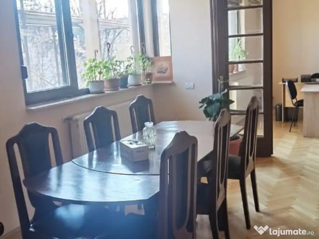 Cașin, Apartament 5 camere, renovat recent, vilă 