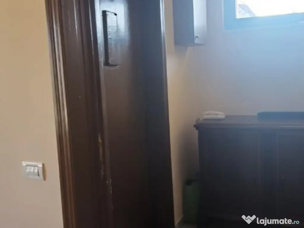 Cașin, Apartament 5 camere, renovat recent, vilă 