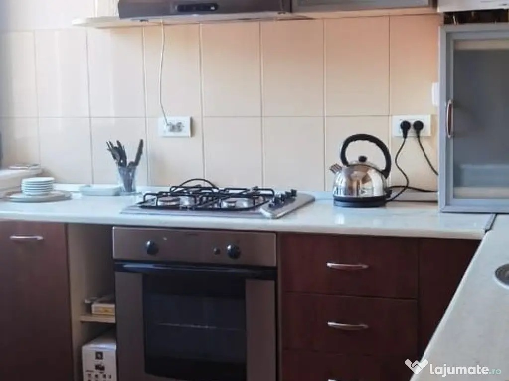 Cașin, Apartament 5 camere, renovat recent, vilă 