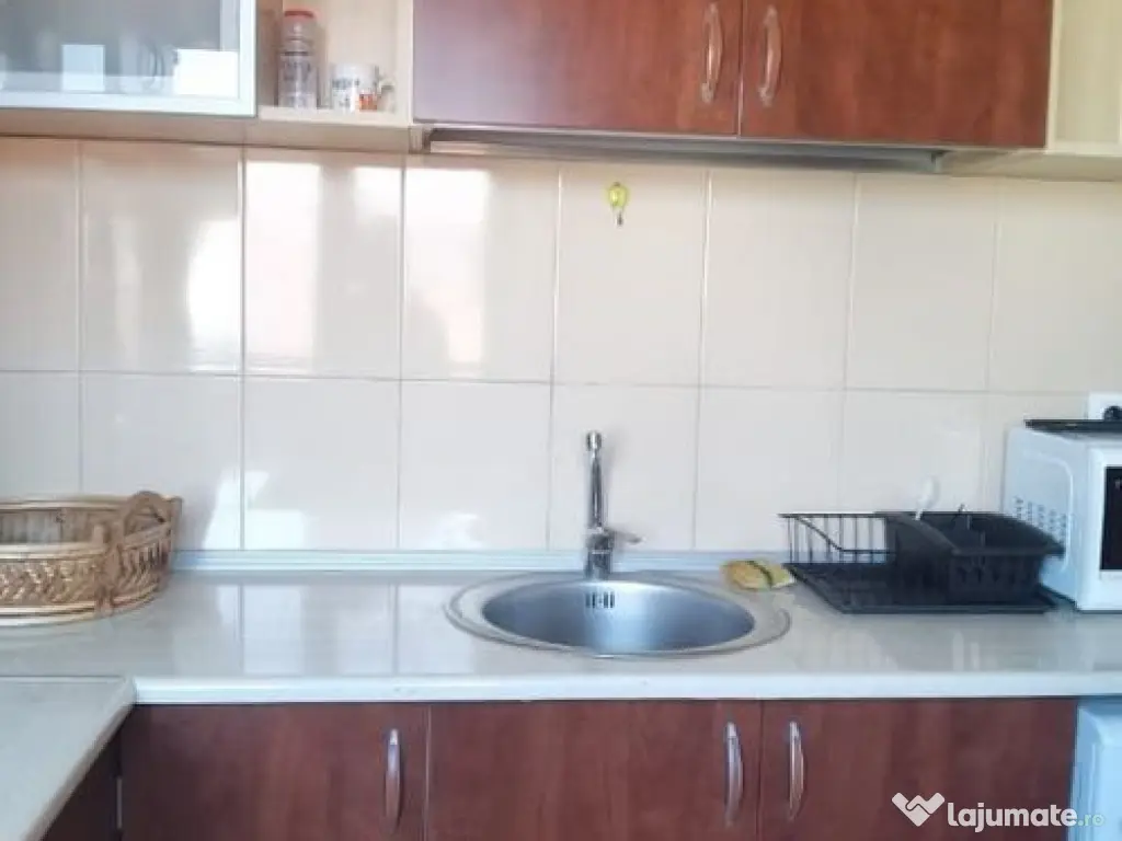 Cașin, Apartament 5 camere, renovat recent, vilă 