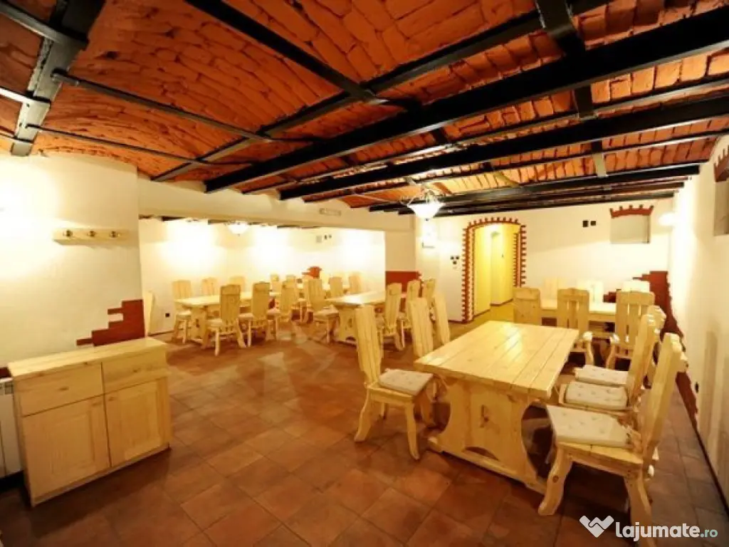 Spațiu comercial de 1,000mp de vânzare în zona P-ta Un... 