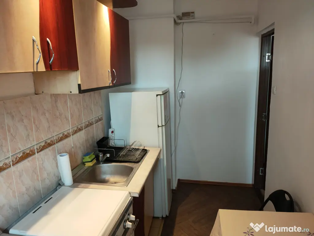 Inchiriez garsoniera-Bartolomeu 