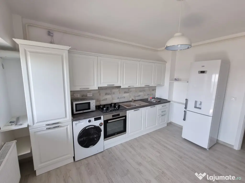 Închiriez apartament 3 camere decomandat River's Tower 