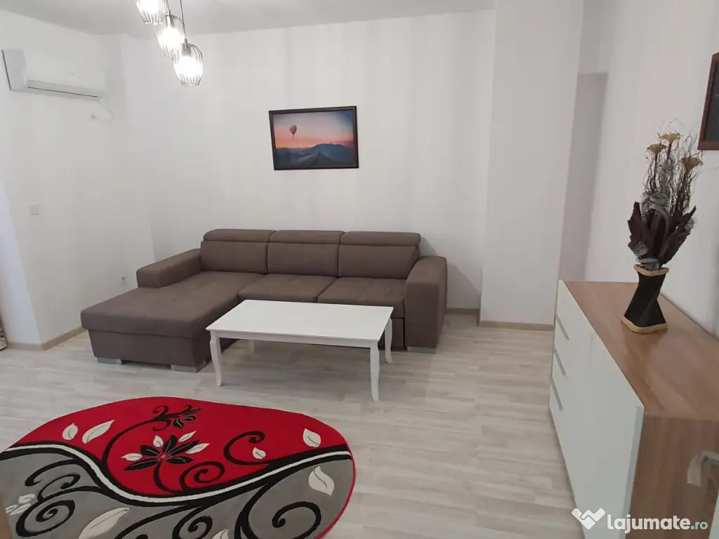 Închiriez apartament 3 camere decomandat River's Tower 