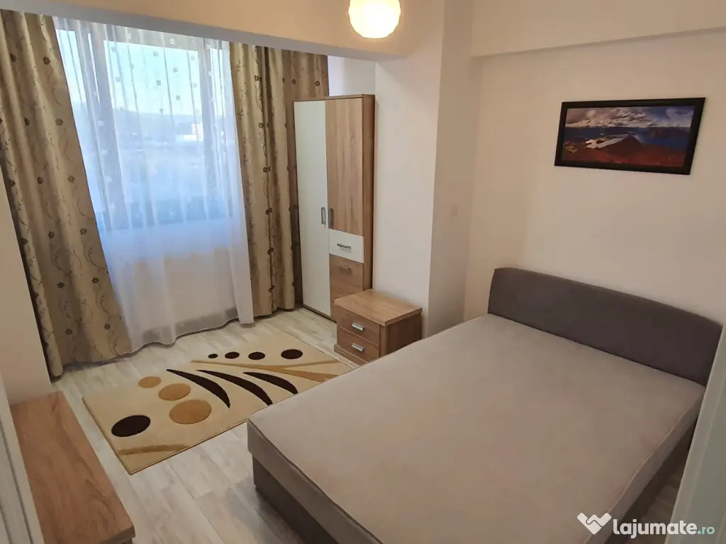 Închiriez apartament 3 camere decomandat River's Tower 