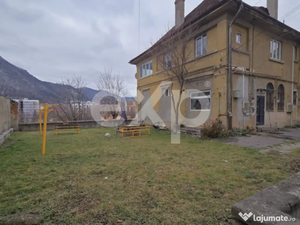 Apartament 3 camere de închiriat – Centrul Istoric, Str. 