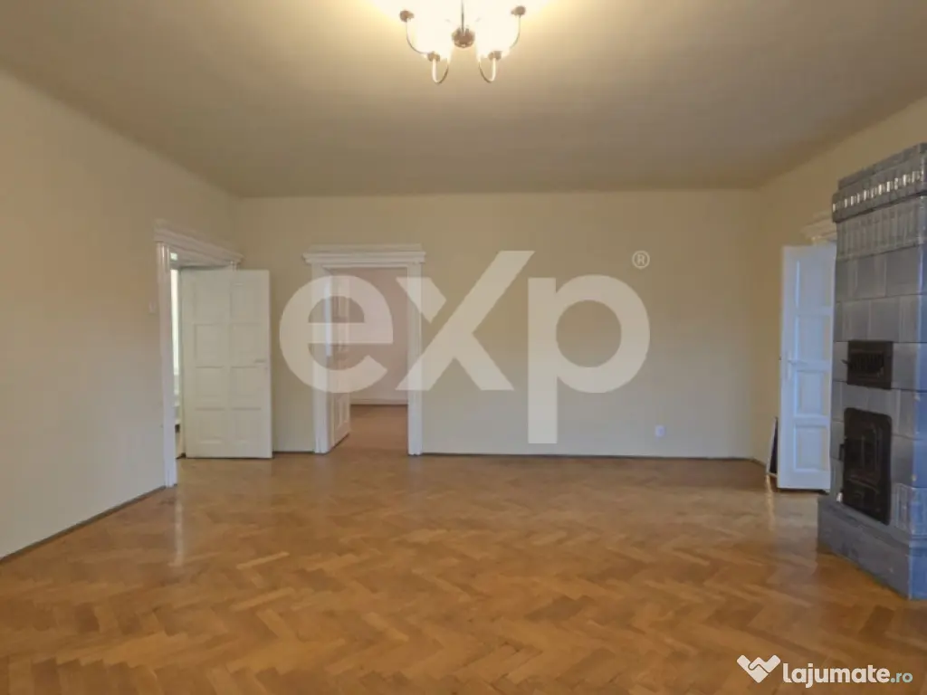 Apartament 3 camere de închiriat – Centrul Istoric, Str. 