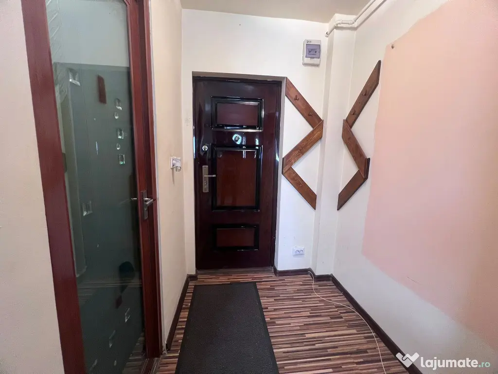 Garsoniera etaj 1, zona Dacia 