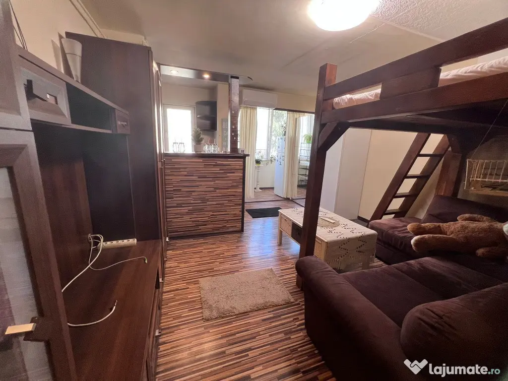 Garsoniera etaj 1, zona Dacia 