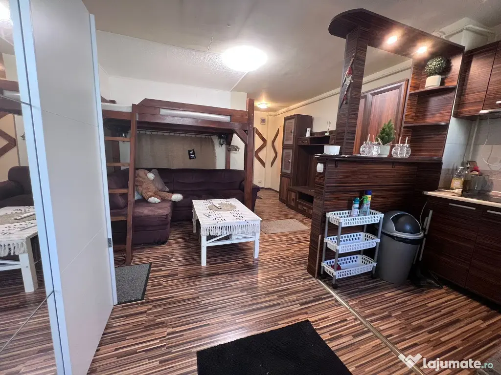 Garsoniera etaj 1, zona Dacia 