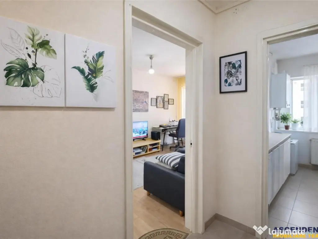 Panorama spectaculoasa:apartament 2 camere garaj,Aleea Carpa 