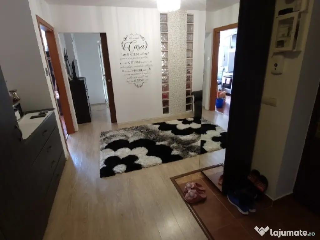 Ofer spre închiriere 