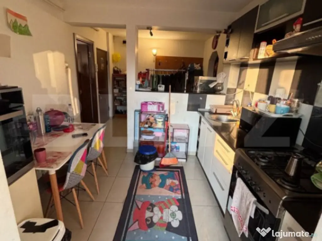 Apartament cu 3 camere, decomandat, 67mp, Nicolina 