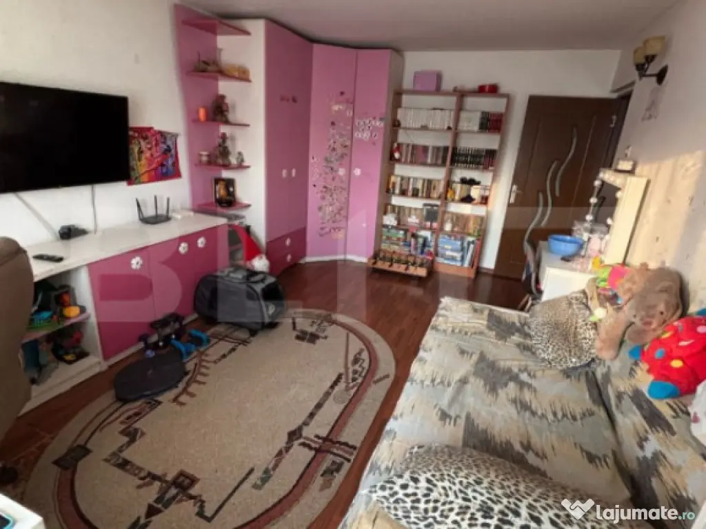 Apartament cu 3 camere, decomandat, 67mp, Nicolina 