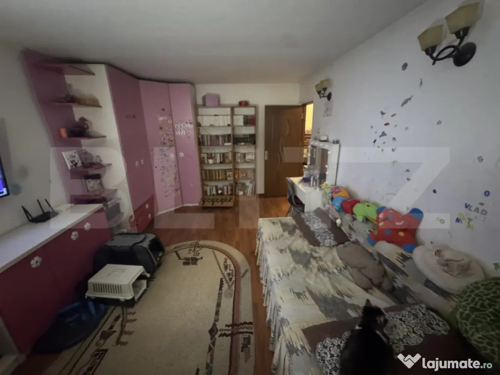 Apartament cu 3 camere, decomandat, 67mp, Nicolina 