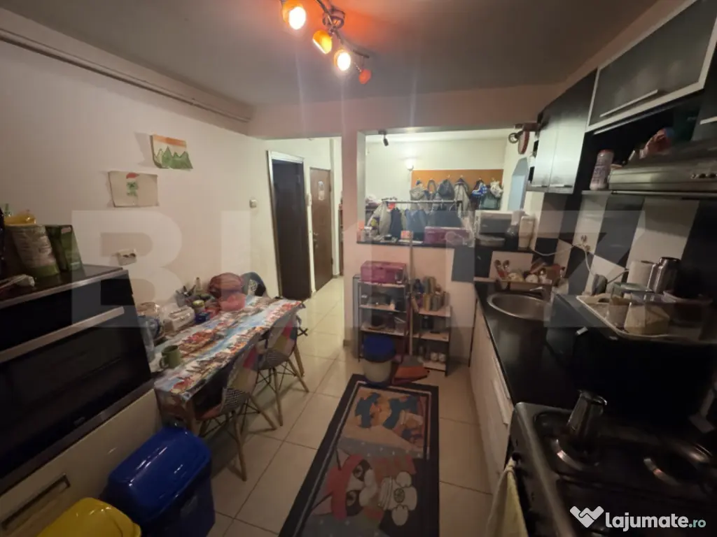 Apartament cu 3 camere, decomandat, 67mp, Nicolina 