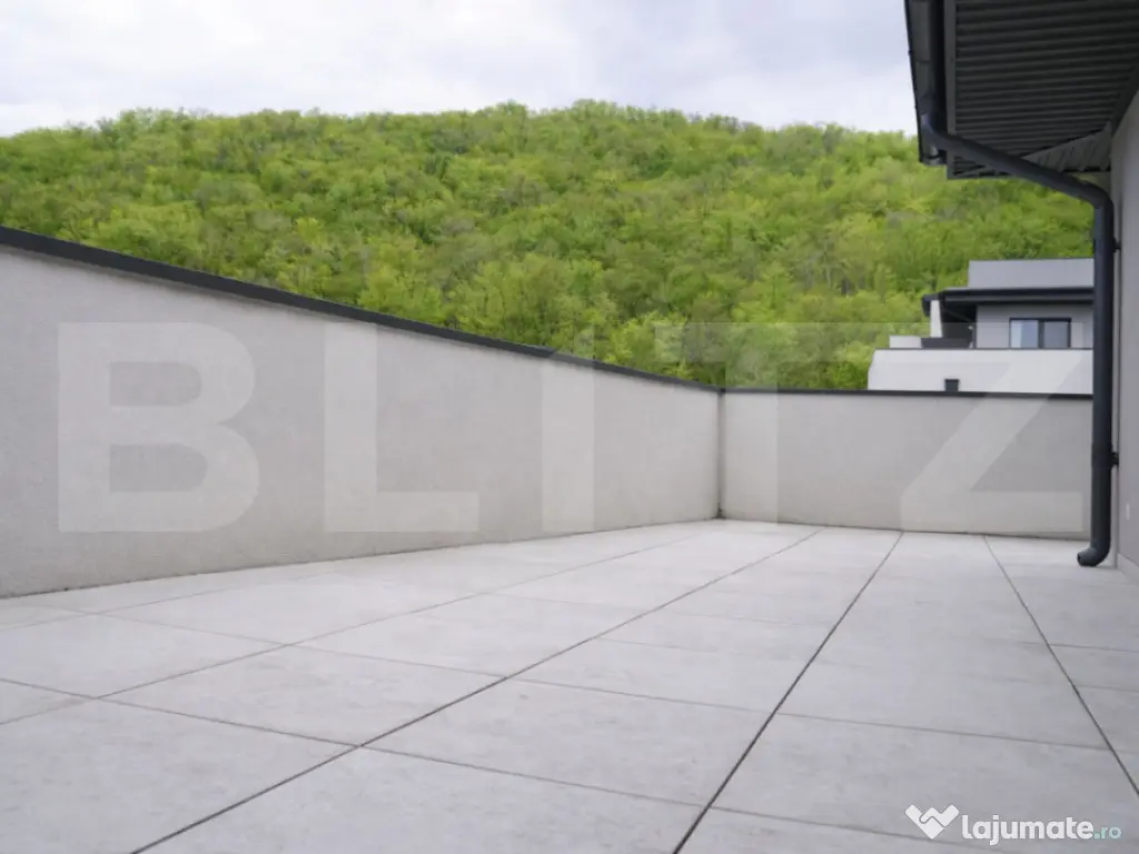 Apartament 3 camere 76mp utili, terasă 74mp, 2băi, parcare 