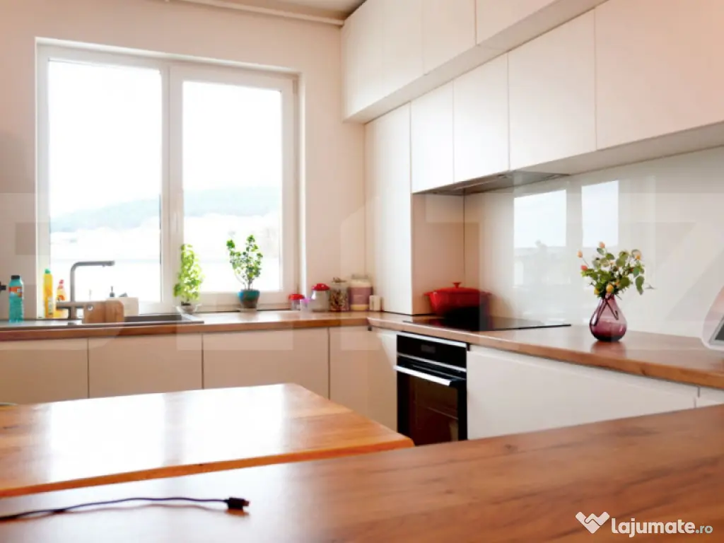 Apartament 3 camere 76mp utili, terasă 74mp, 2băi, parcare 