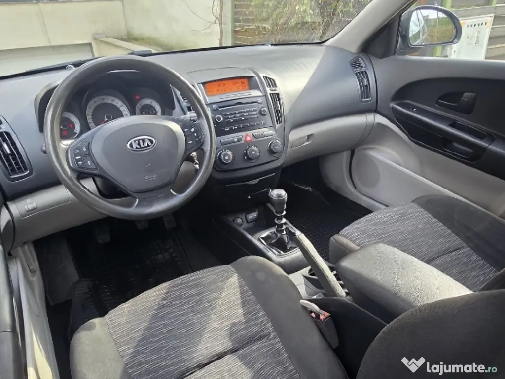 Kia Ceed 2008 1.6 CRDi 