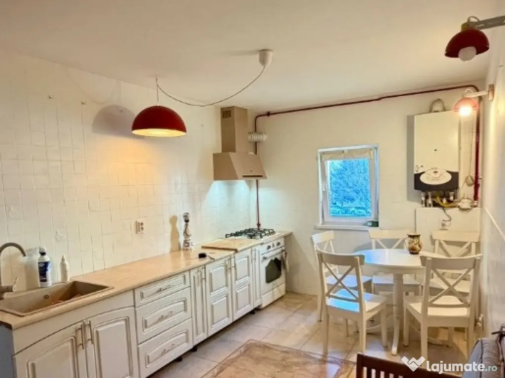 Apartament Cu 3 Camere Decomandate Etaj 1 - Zona Obcini 