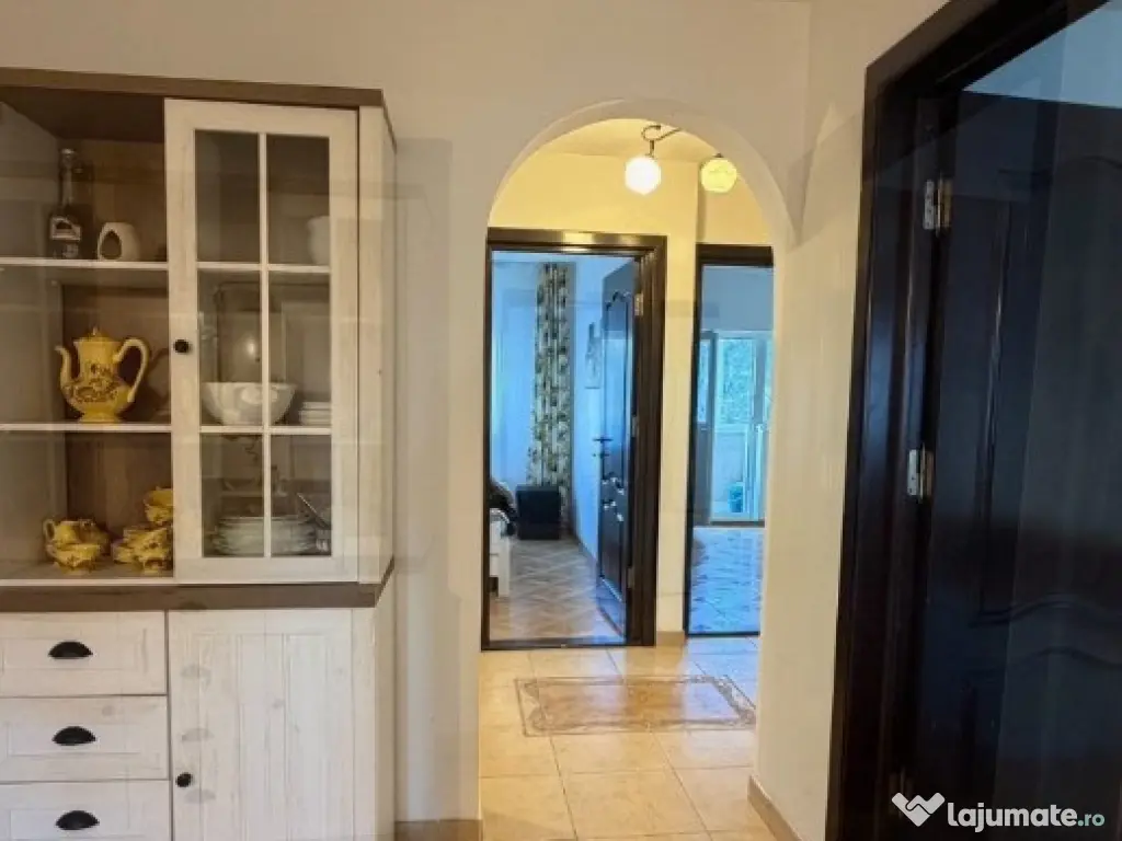 Apartament Cu 3 Camere Decomandate Etaj 1 - Zona Obcini 