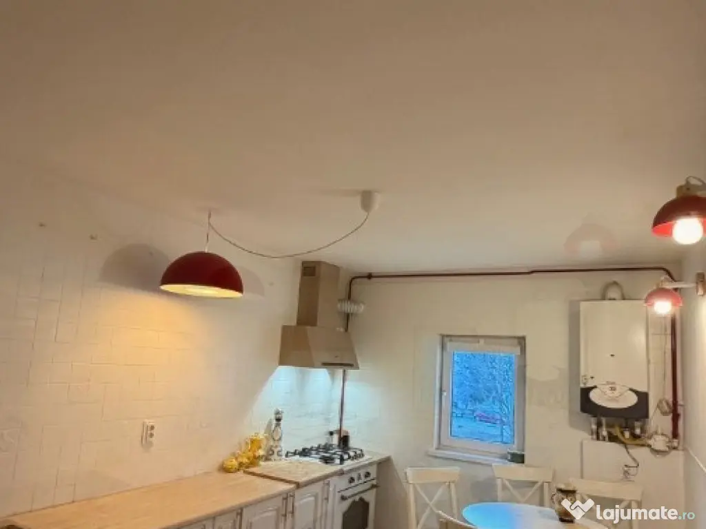 Apartament Cu 3 Camere Decomandate Etaj 1 - Zona Obcini 