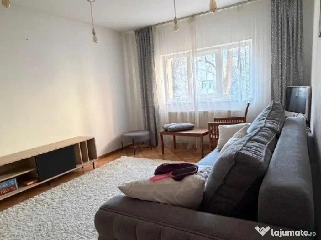 Apartament Cu 3 Camere Decomandate Etaj 1 - Zona Obcini 