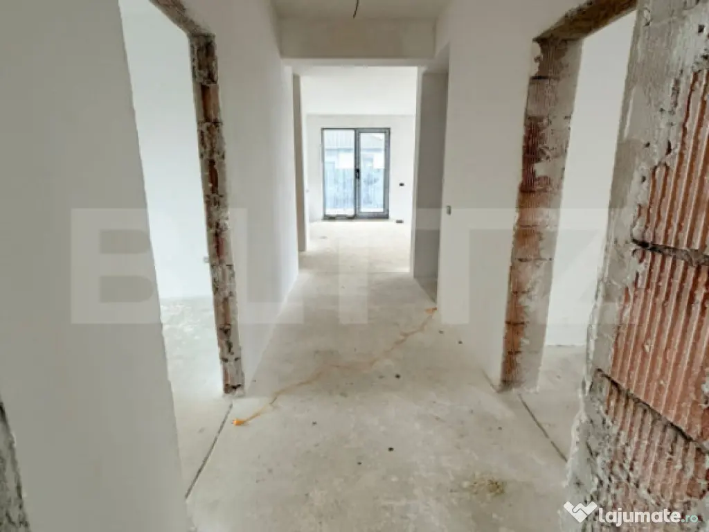 Casă individuală în Sânpetru 4 camere, tavane 3 m, geamu 