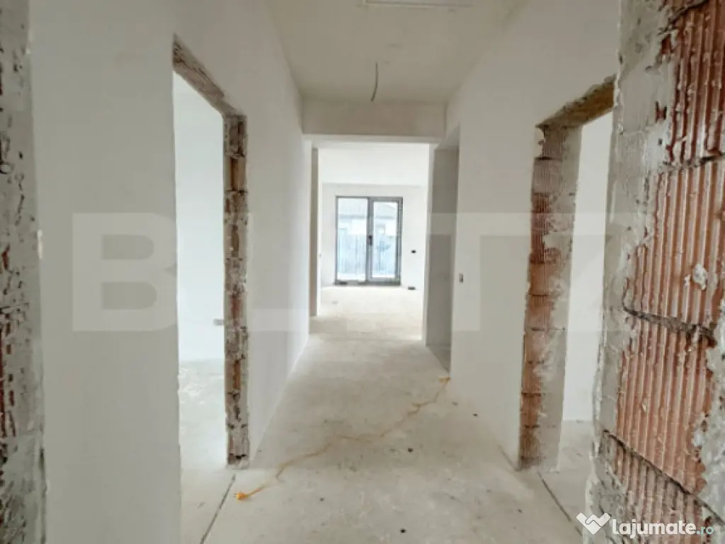 Casă individuală în Sânpetru 4 camere, tavane 3 m, geamu 