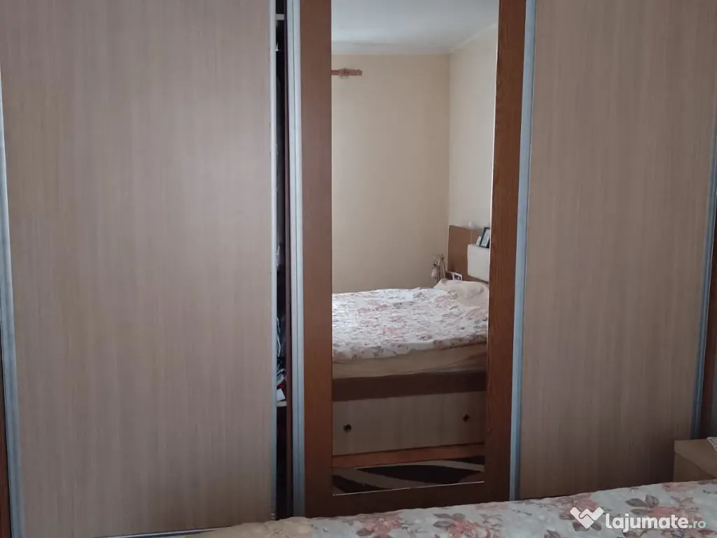 Mobila diversa dormitor si sufragerie