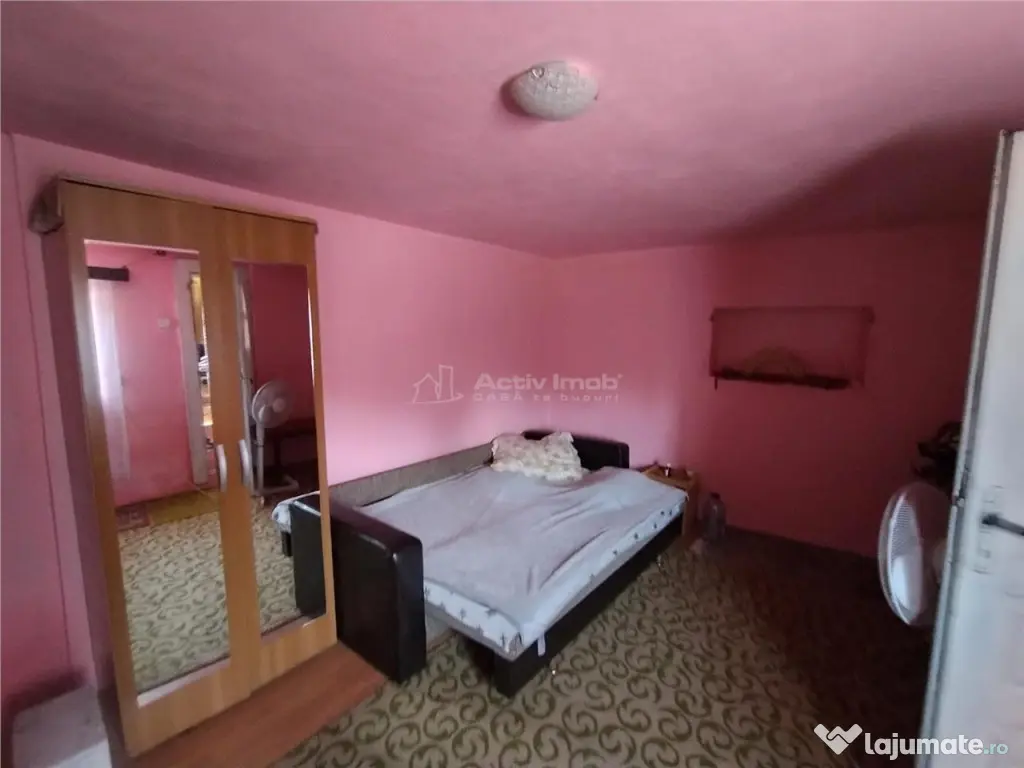 Caransebes, Casa cu Teren de 585 Mp, Zona Sesu Rosu 