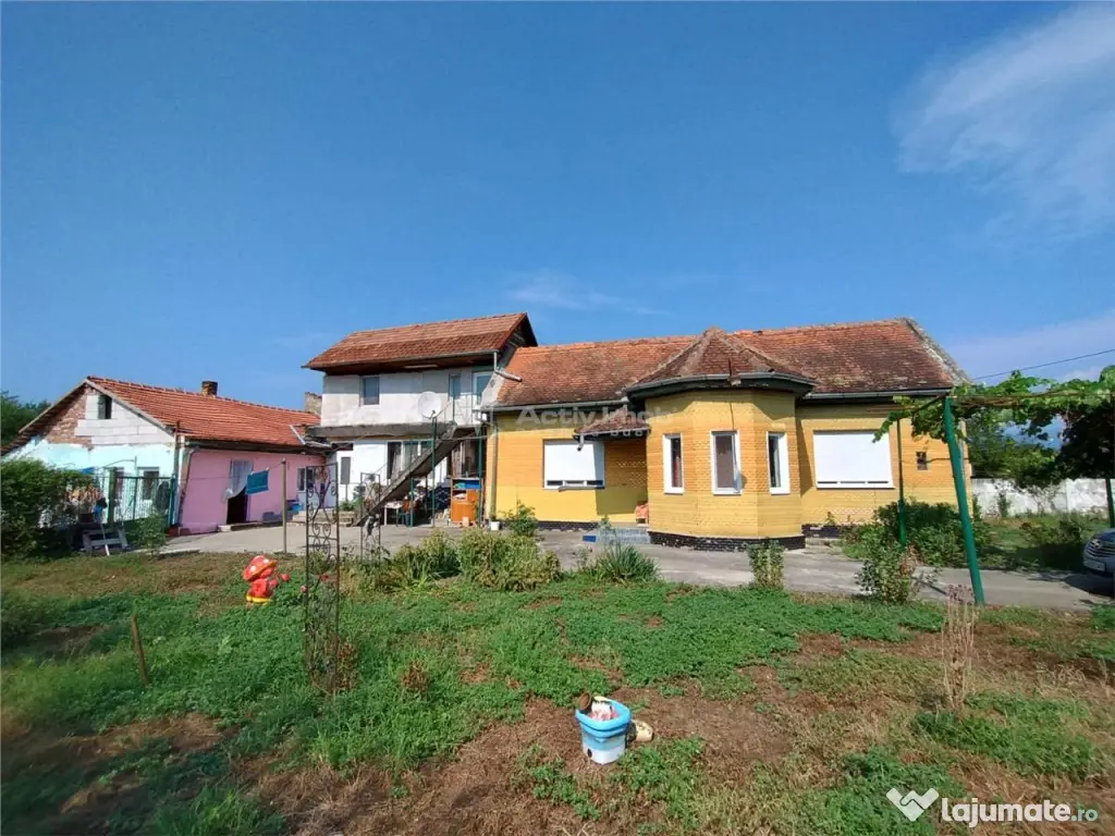 Caransebes, Casa cu Teren de 585 Mp, Zona Sesu Rosu 