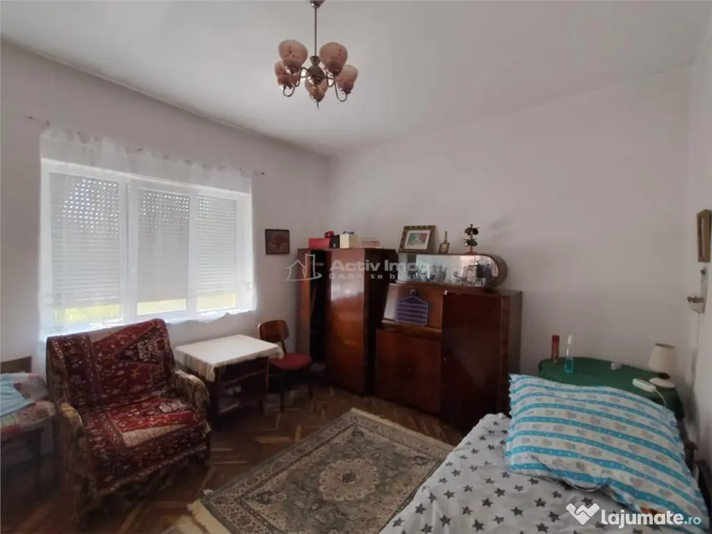 Caransebes, Casa cu Teren de 585 Mp, Zona Sesu Rosu 