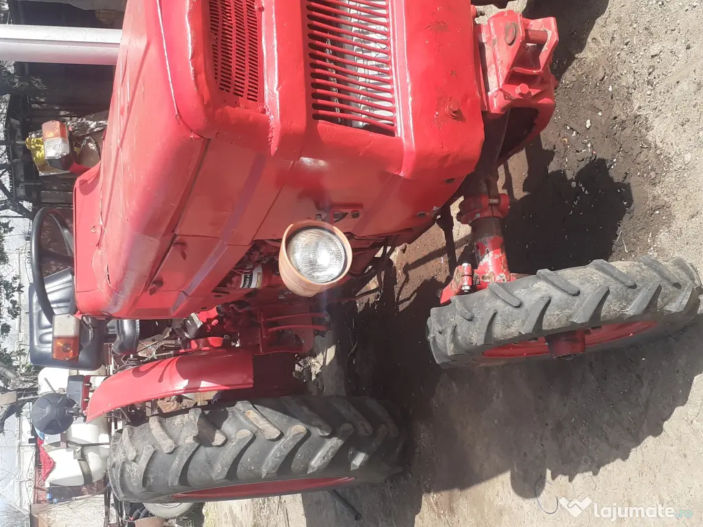 Tractor de vânzare u445 viticol 