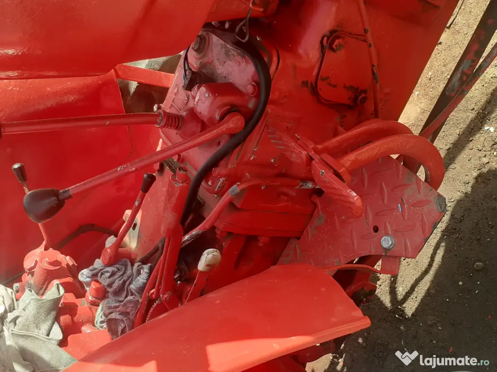 Tractor de vânzare u445 viticol 