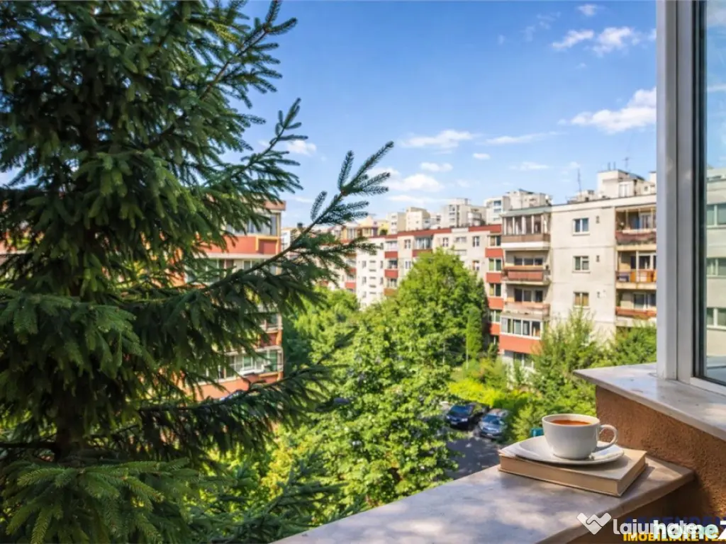 Decomandat, 60mp, vitalizat, 2 balcoane,living 24mp, areal l 