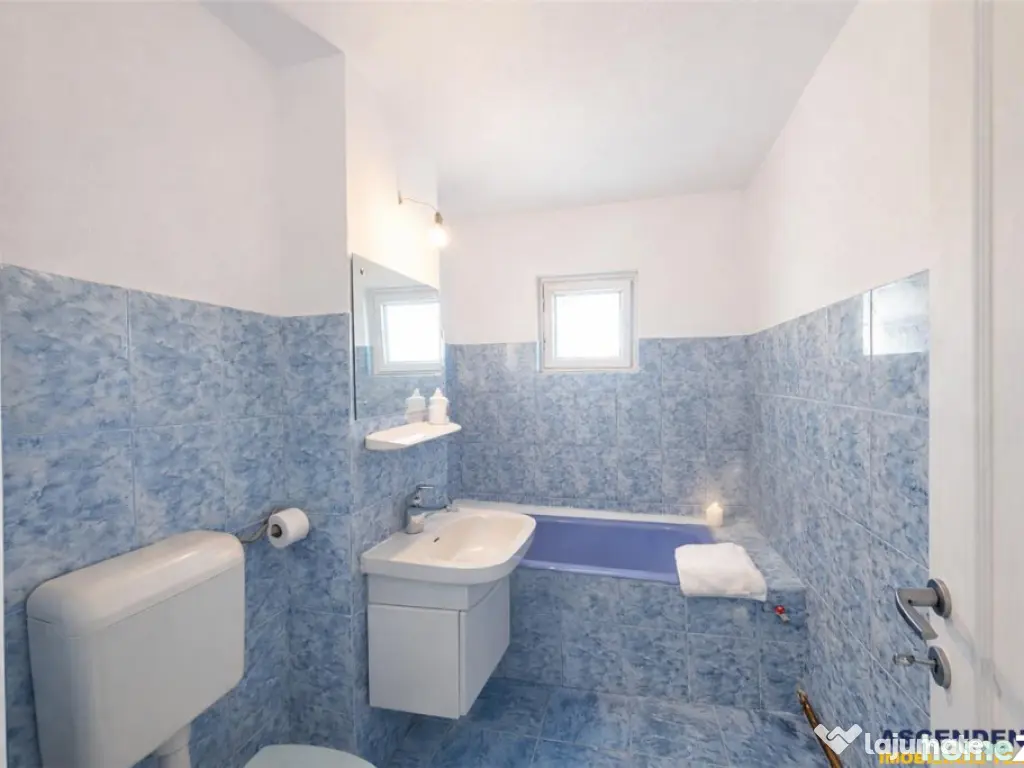 Decomandat, 60mp, vitalizat, 2 balcoane,living 24mp, areal l 