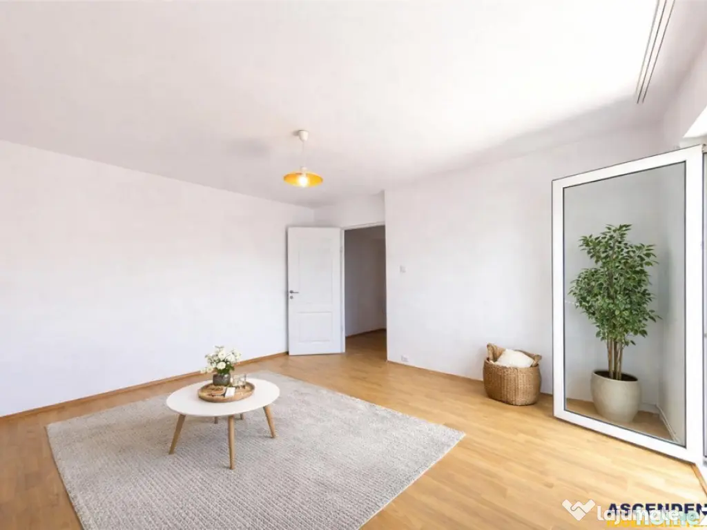 Decomandat, 60mp, vitalizat, 2 balcoane,living 24mp, areal l 