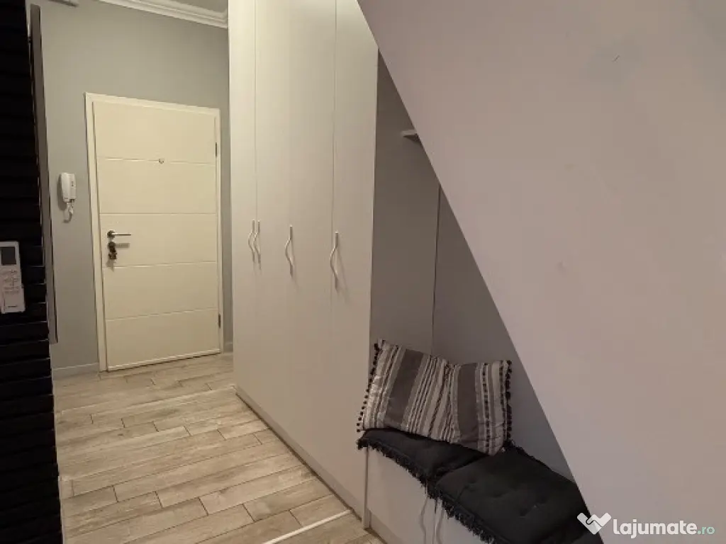 Apartament de vanzare 3 camere periferie