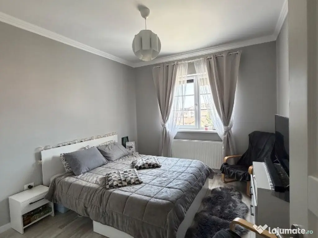 Apartament de vanzare 3 camere periferie