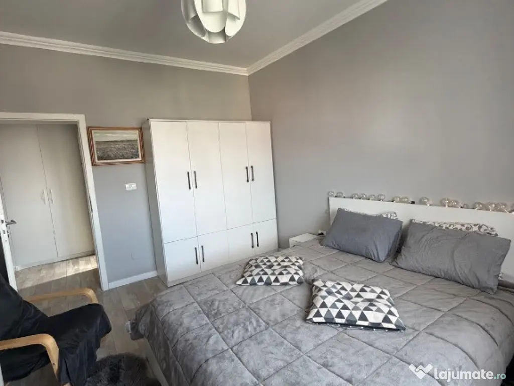 Apartament de vanzare 3 camere periferie