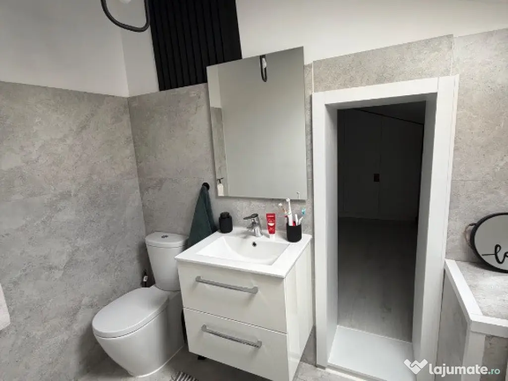 Apartament de vanzare 3 camere periferie