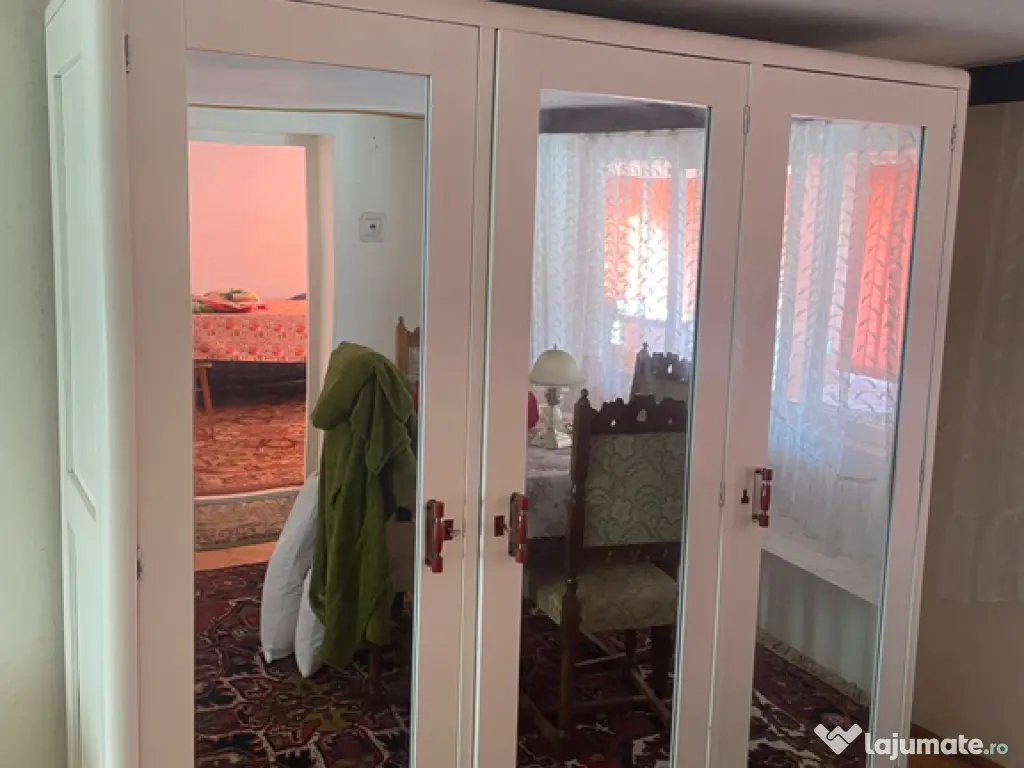 Vând mobilă,frigider,aragaz,set de livingși covor 