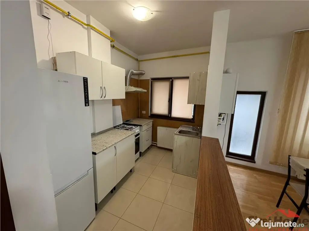 Ap 2 cam, etaj 2, zona IPJ Vrancea- Liceul Unirea- Scoala 5