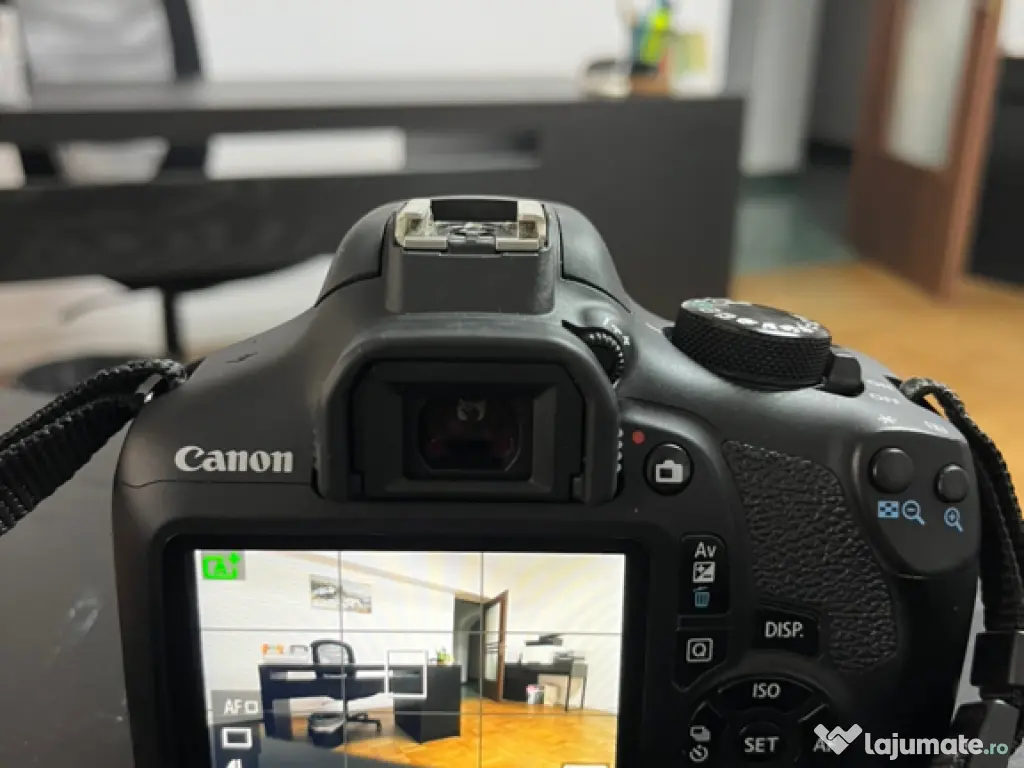Aparat foto Canon EOS 1300 D plus 2 obiective și geantă 