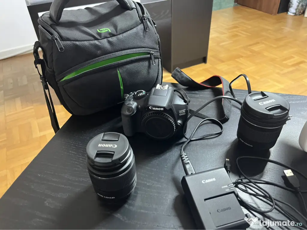 Aparat foto Canon EOS 1300 D plus 2 obiective și geantă 