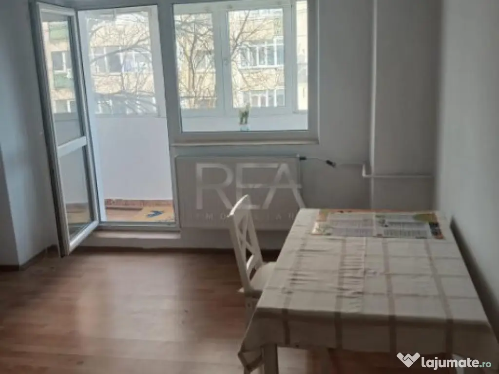 3 camere, 3/10, anvelopat, bloc 1983-Ghencea-Str Vladeasa 