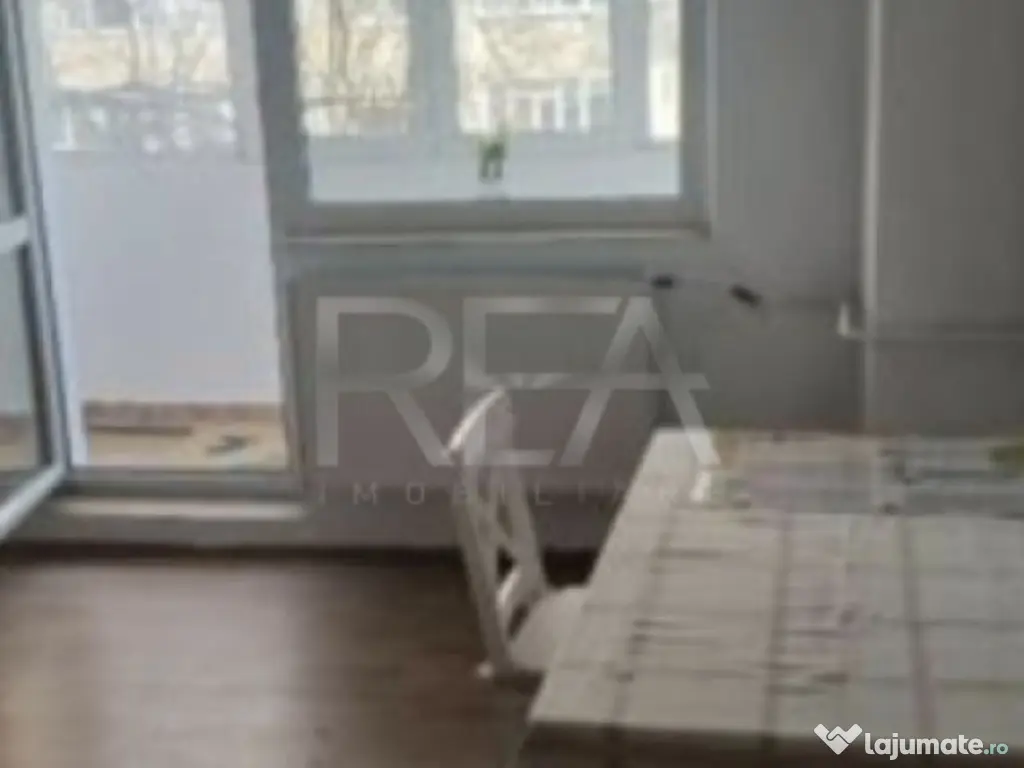 3 camere, 3/10, anvelopat, bloc 1983-Ghencea-Str Vladeasa 