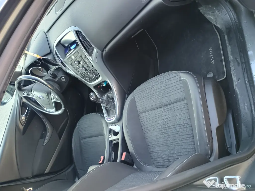 Opel Astra 1.4 ECOTEC Turbo Enjoy Custom Impecabila