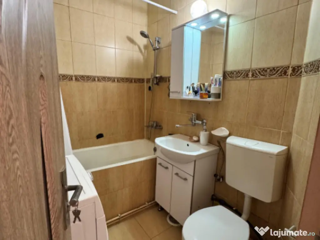 Apartament 3 camere, 54 mp utili, balcon 6 mp – zonă Sasa 